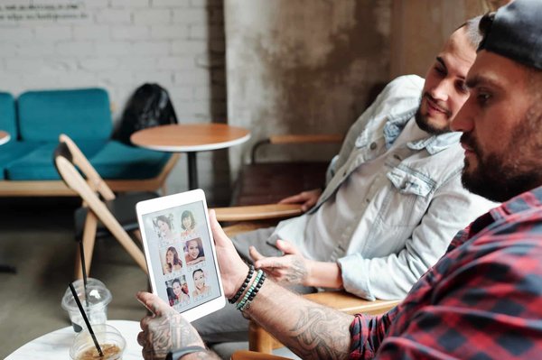 Sites de rencontres: ce qu'il faut savoir pour nouer une relation amoureuse en ligne